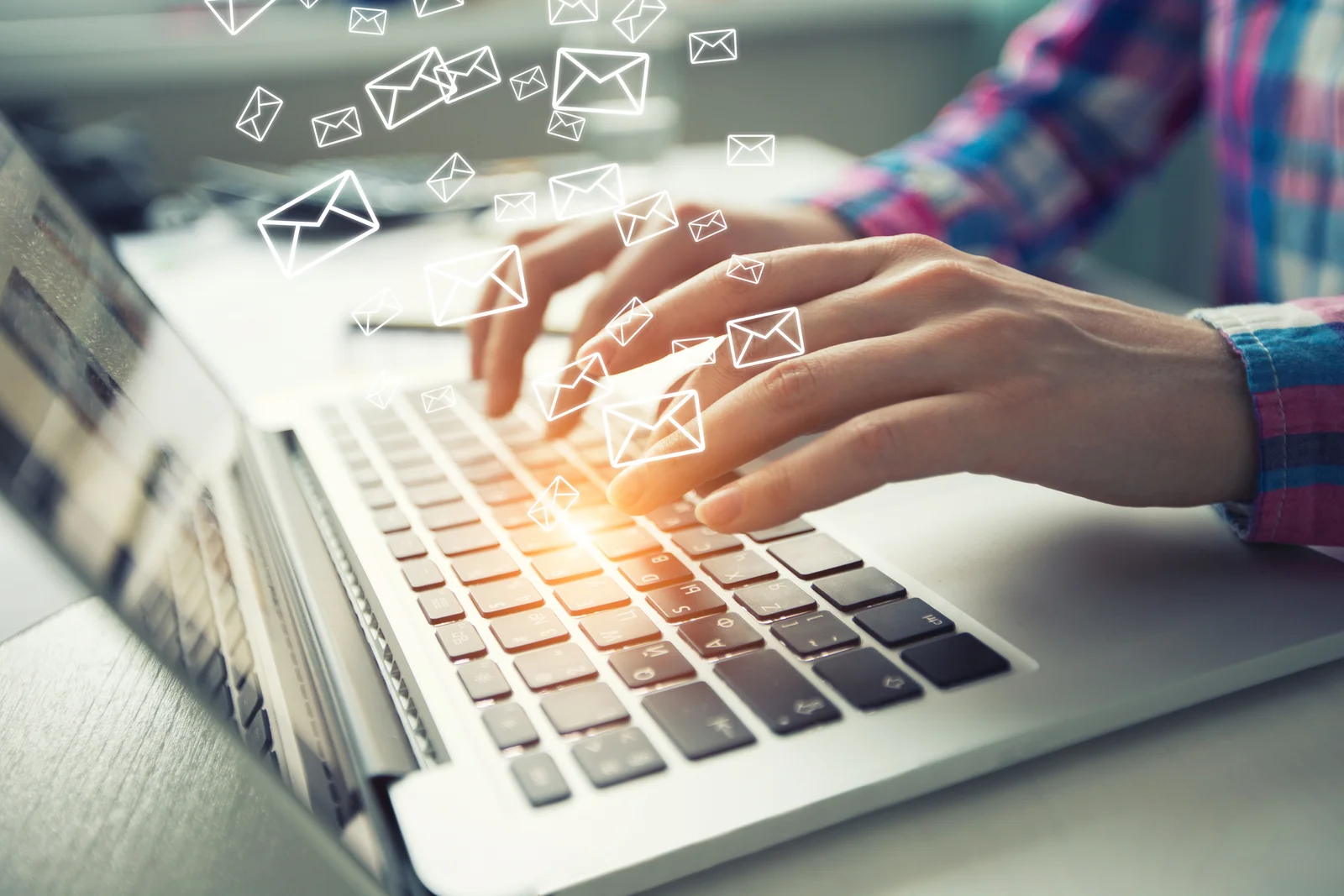 How to Choose the Right Bulk Email Sender